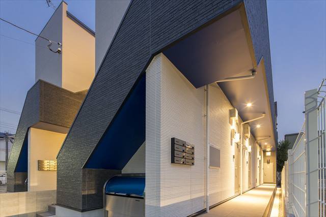 プロストル　ミラ リビング