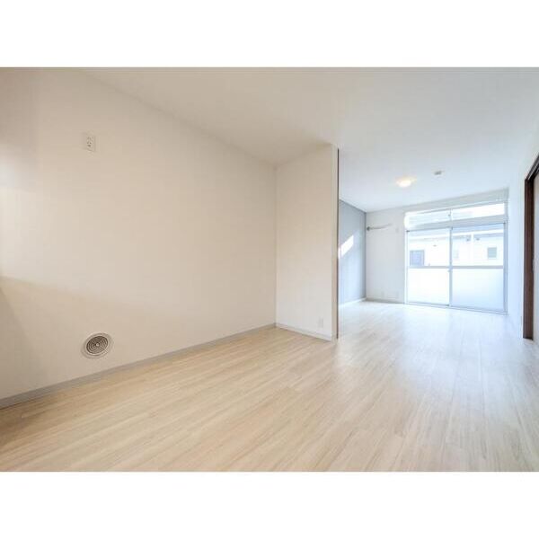 エステートピアラフォーレA101号室 リビング