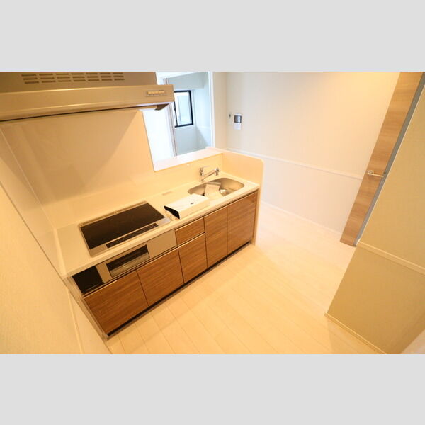 ゲートレジデンス鶴見502号室 対面キッチン