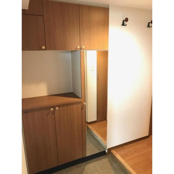 サニーフォレスト藤原壱番館1304号室 玄関