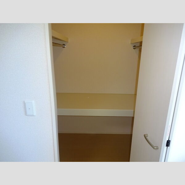 ルシャトーM103号室 収納