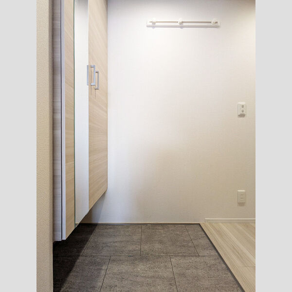 ラピスラズリ東林間302号室 玄関