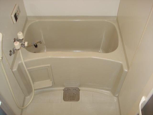 メゾン・ド・ケヤキ101号室 浴室