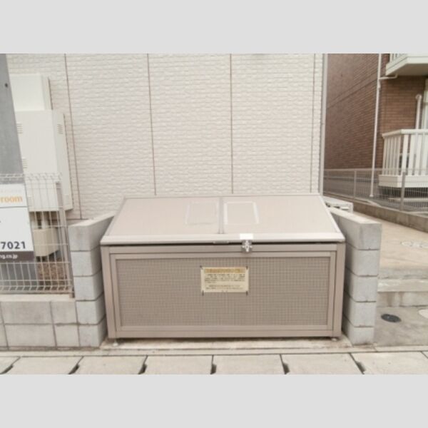 センターフィールド　B 敷地内ゴミ置場