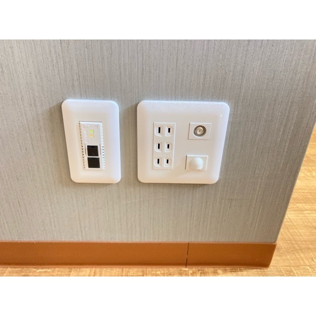 ＩＲＩＳ204号室 通信設備、TVアンテナ等