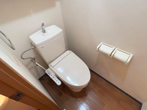 メゾン・ラクウショウ203号室 トイレ