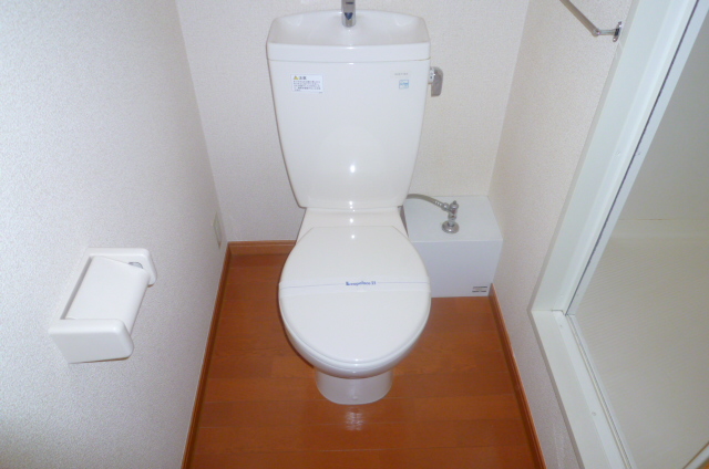 レオパレスたかみ 内観