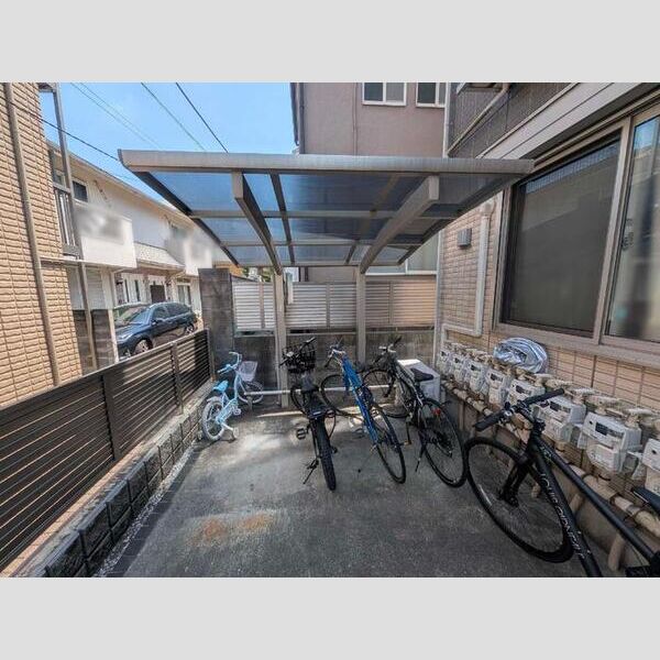 エクレウス下馬 駐輪場