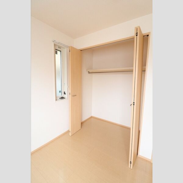 ヴァンフレイス早稲田 クローゼット