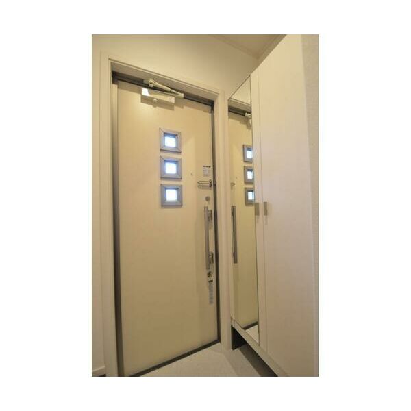 フォレストコートA棟・B棟 玄関