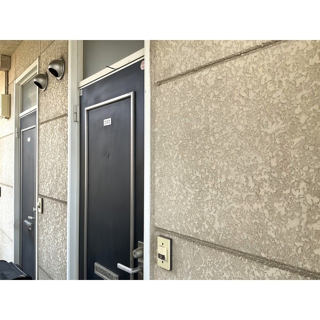 ベルオークしずか202号室 玄関