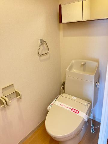 サクラーレ303号室 シャワー付トイレ