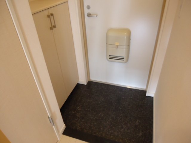 アイリス207号室 玄関