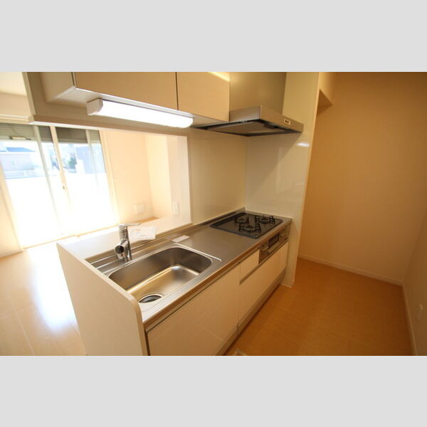 フローラ キッチンはガス3口グリル付き!