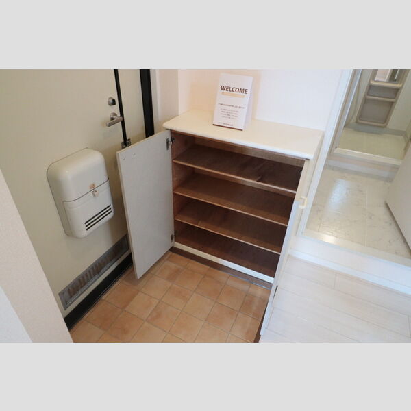 グリーンパークマルオカ203号室 玄関