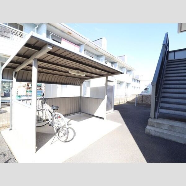 アーバンヒルズ203号室 駐輪場