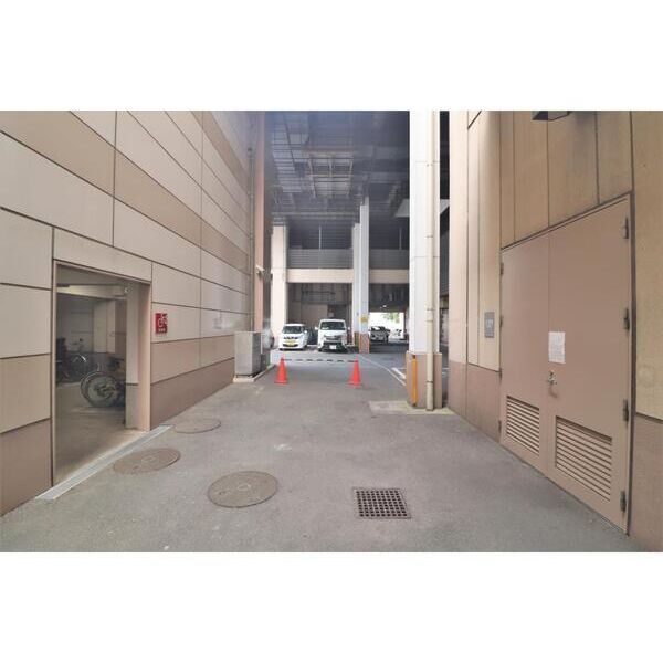 リーデンスフォート横浜 駐車場