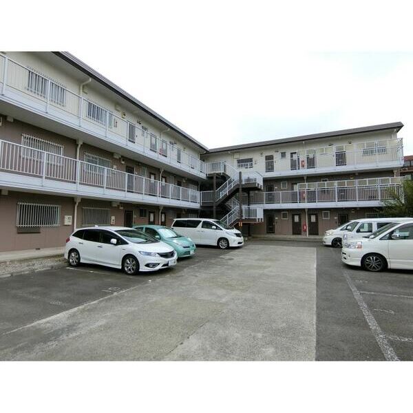 エントピアハウス 駐車場