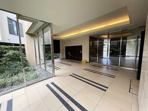 ザ・パークハウス東川口 エントランスホール