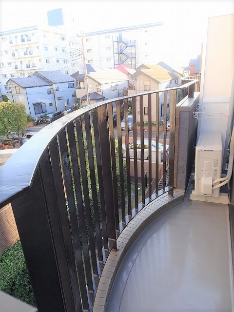ＲＯＳＥ　ＧＡＲＤＥＮ　Ｒ１２番館(R-012) バルコニー
