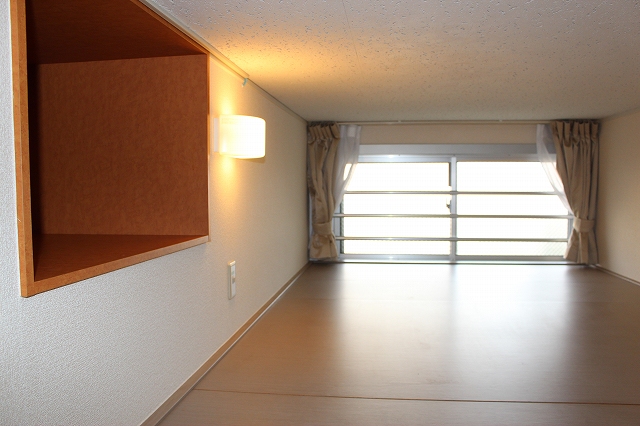 レオパレスシープⅢ106号室 ロフトついてます！