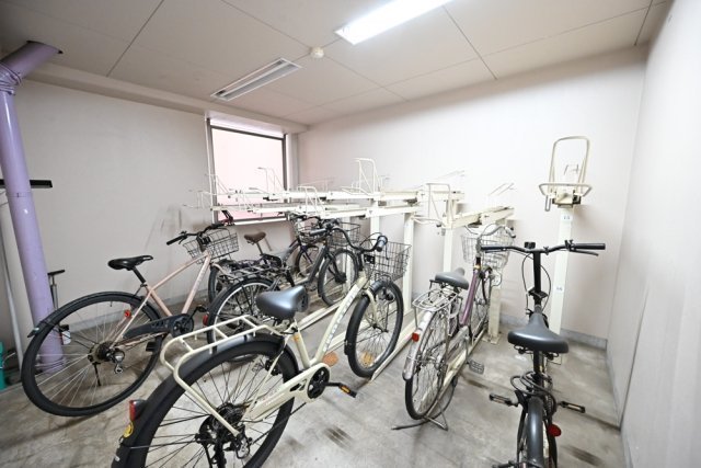 菱和パレス渋谷西壱番館2階 駐輪場