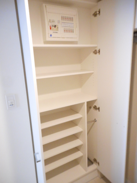 スカイステージ築地0502号室 リビング