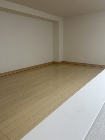 ジェンマーノ生麦101号室 寝室