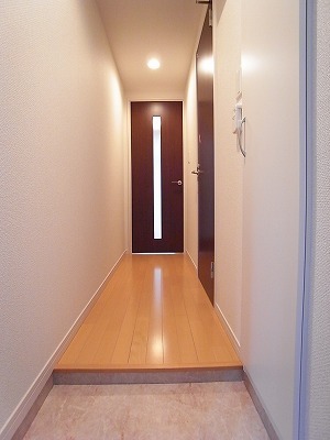リブリ・オルタンシアⅢ2階 玄関