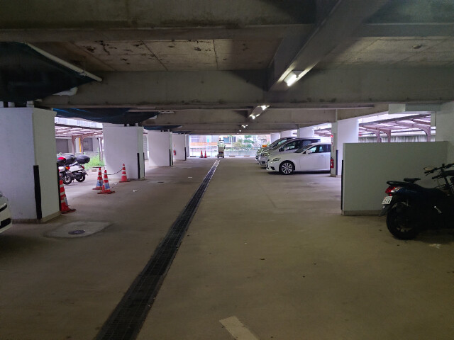 ユタカローズガーデン(A-012)3階 駐車場