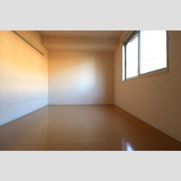 イーストエンジェル青山　B棟102号室 洋室6帖(北)