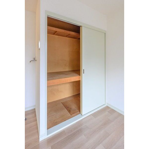 スターヒル清水0101号室 収納