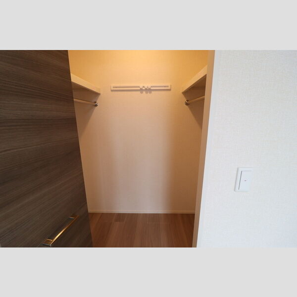 クレシェンテ ウォークインクローゼット