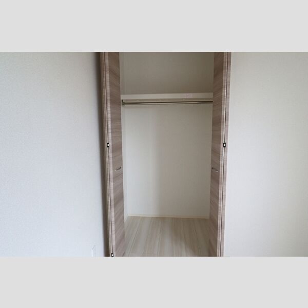 エスポワール/グランソレーユ　エスポワール 洋室6.20帖 クローゼット