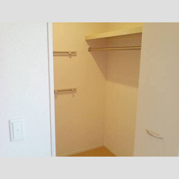 カーザ・ビアンカ ウォークインクローゼット