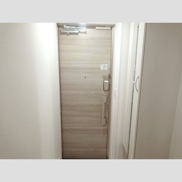 メイプルプレイス101号室 玄関