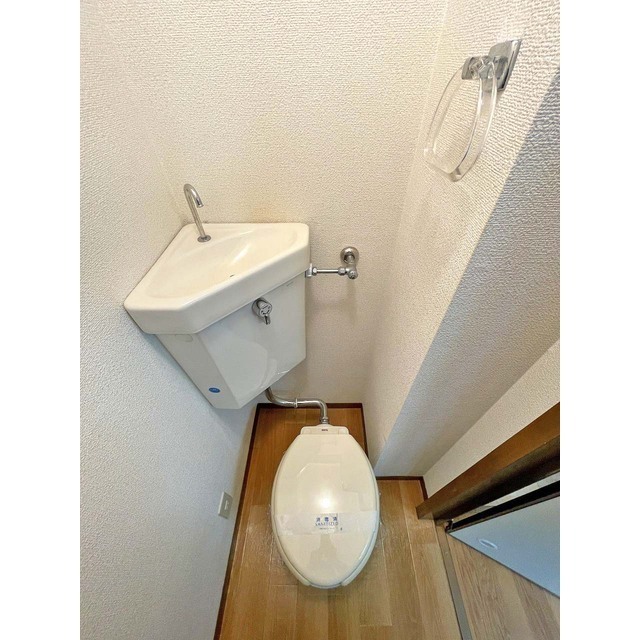 ヴァンテアン清瀬205号室 トイレ