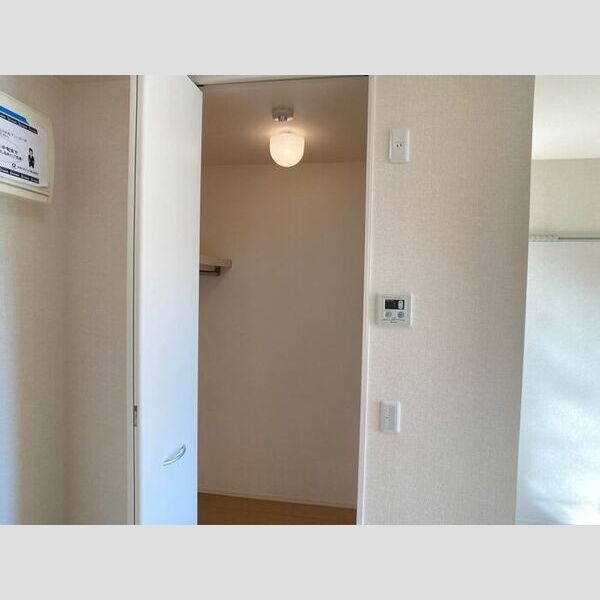 コンフォールえのき クローゼット