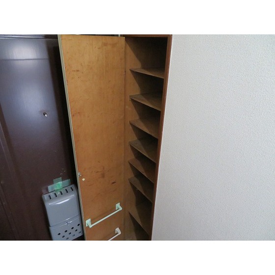 クローバーハイツ0301号室 玄関収納