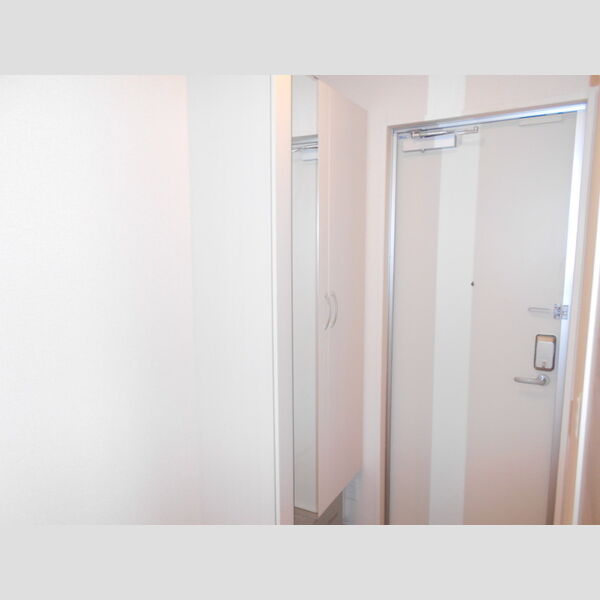 エクシー大宮 玄関