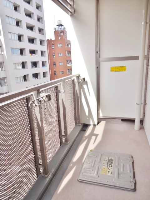 エルフレア三鷹0703号室 広さのあるバルコニー