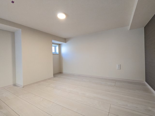 エイチワイコネクト東大泉0106号室 リビング