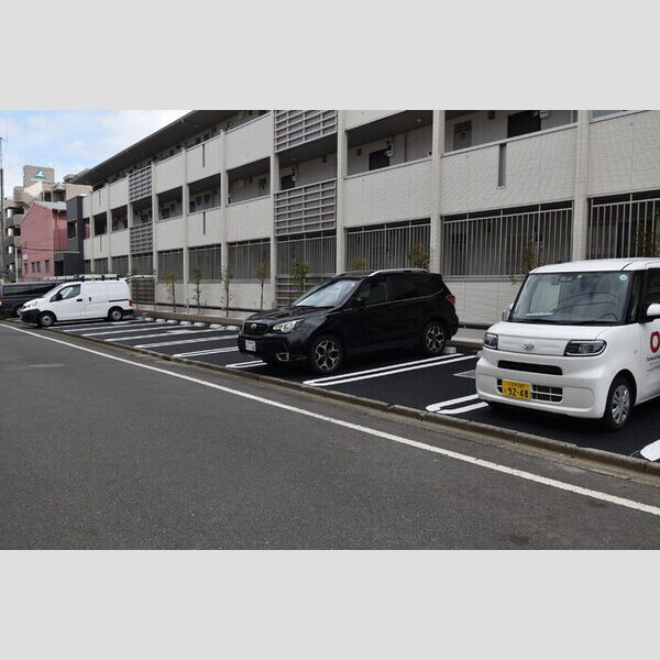 グランメゾン北野302号室 駐車場