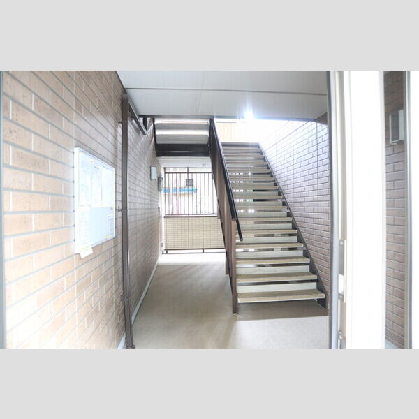 Polaris(ポラリス)303号室 階段室