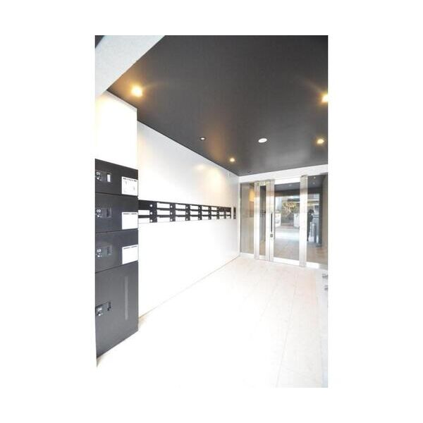 TRYM湘南台302号室 エントランス