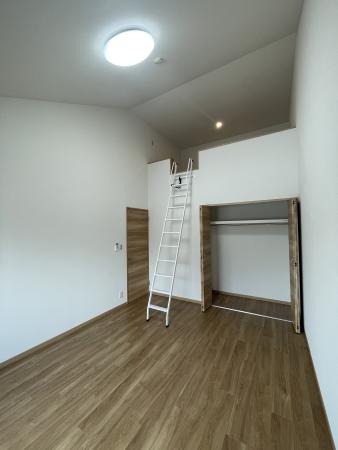 ティーリミテッド2階 寝室