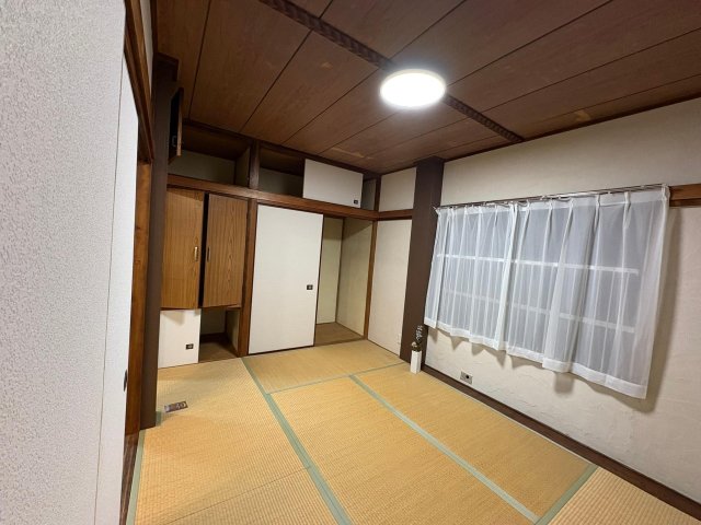 新栄コーポ4A号室 和室　大きな収納　ベランダに出られます