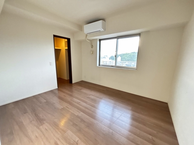 ザ・パークハウス上麻生301号室 洋室7帖　2025年10月撮影