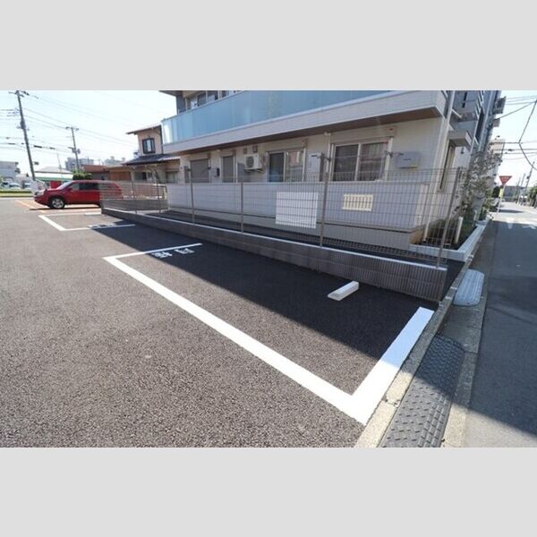 プランドール 駐車場