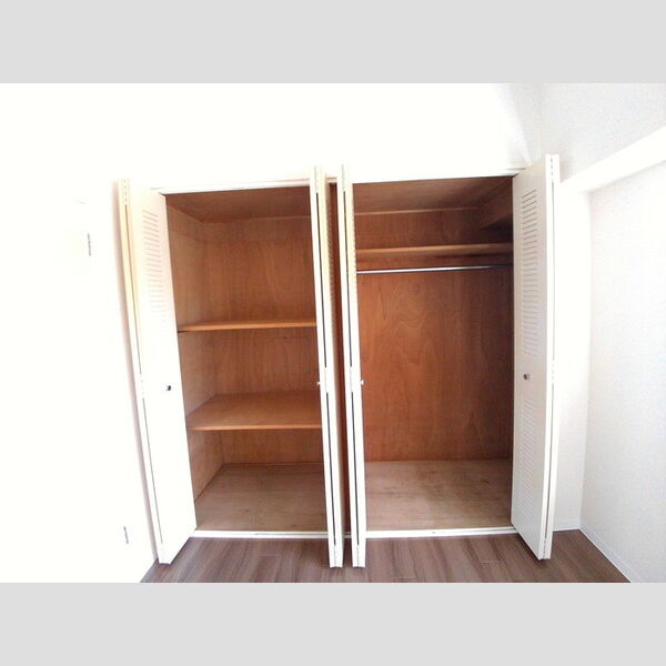 グローリーヒルズⅡ 収納